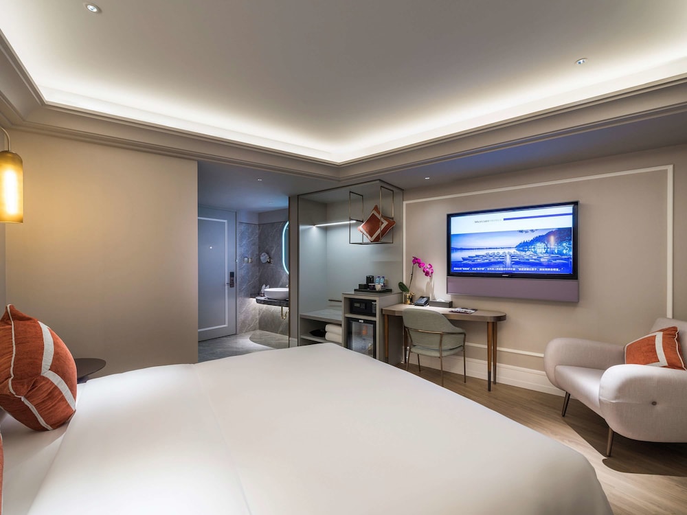 Deluxe Room, 1 King Bed