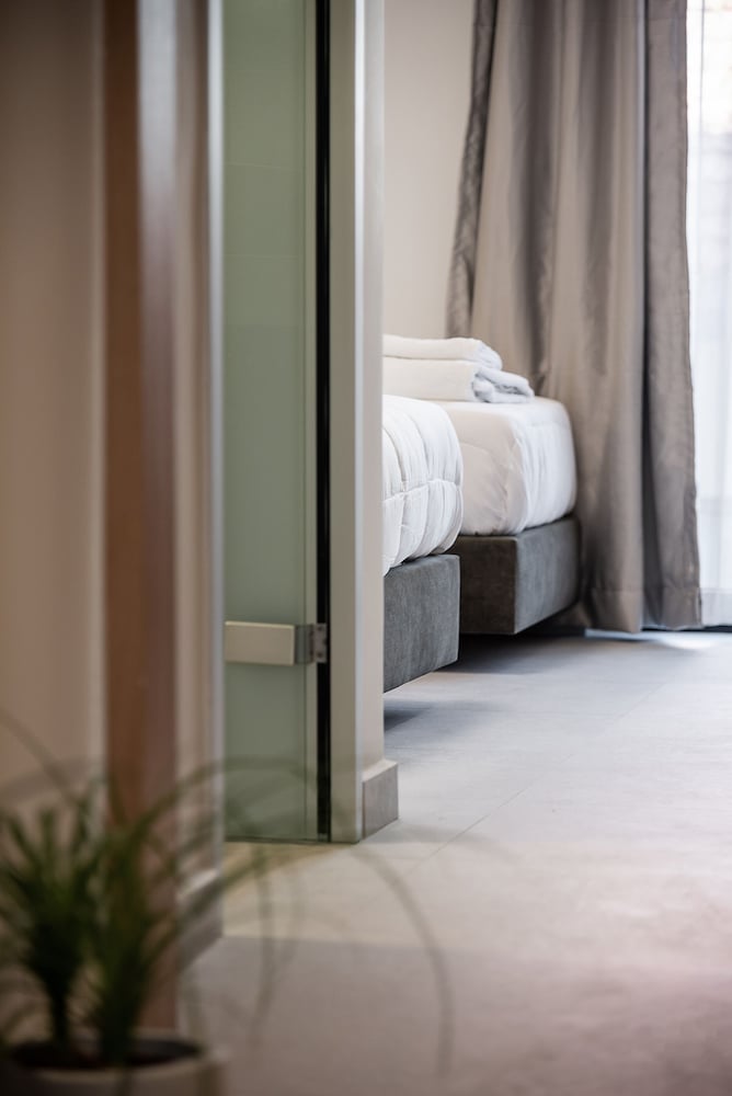 Standard Twin Room - Photo 2