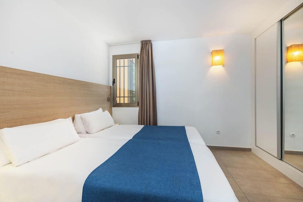 Apartamento Clásico de Una Habitación con Terraza Pequeña - Buganvilla 2 Adultos +18 Años
