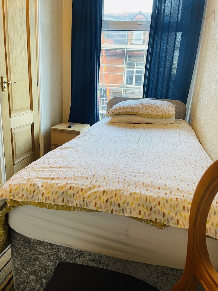 Basic Single Room, Private Bathroom