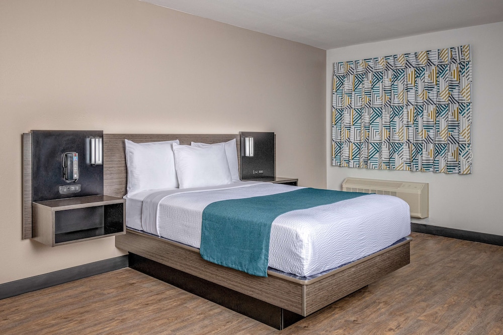 Standard Room, 1 Double Bed, Accessible, Non Smoking photo 2