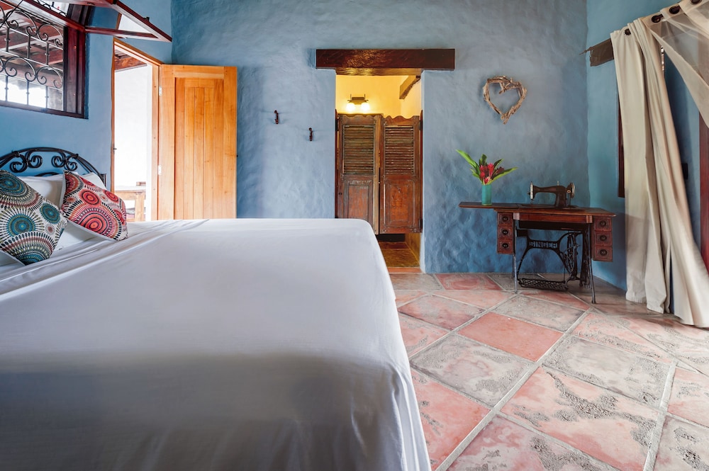 Romantic Room, 1 Bedroom, Patio, Pool View photo 1