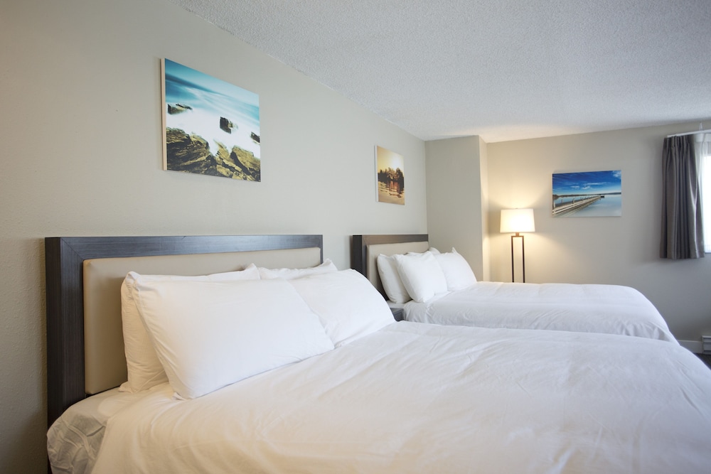Executive Jacuzzi Suites (2 King Beds)