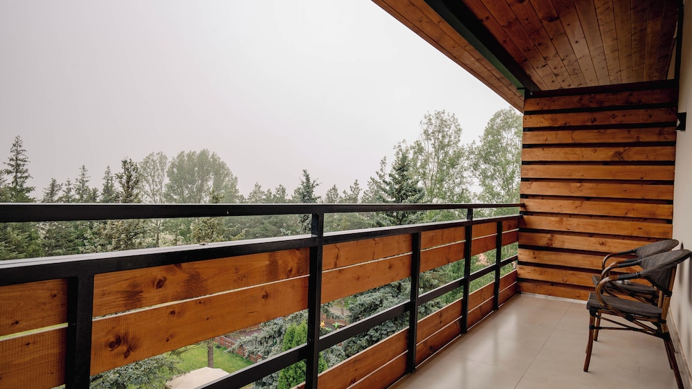 Standard Twin Front View With Balcony - Photo 4