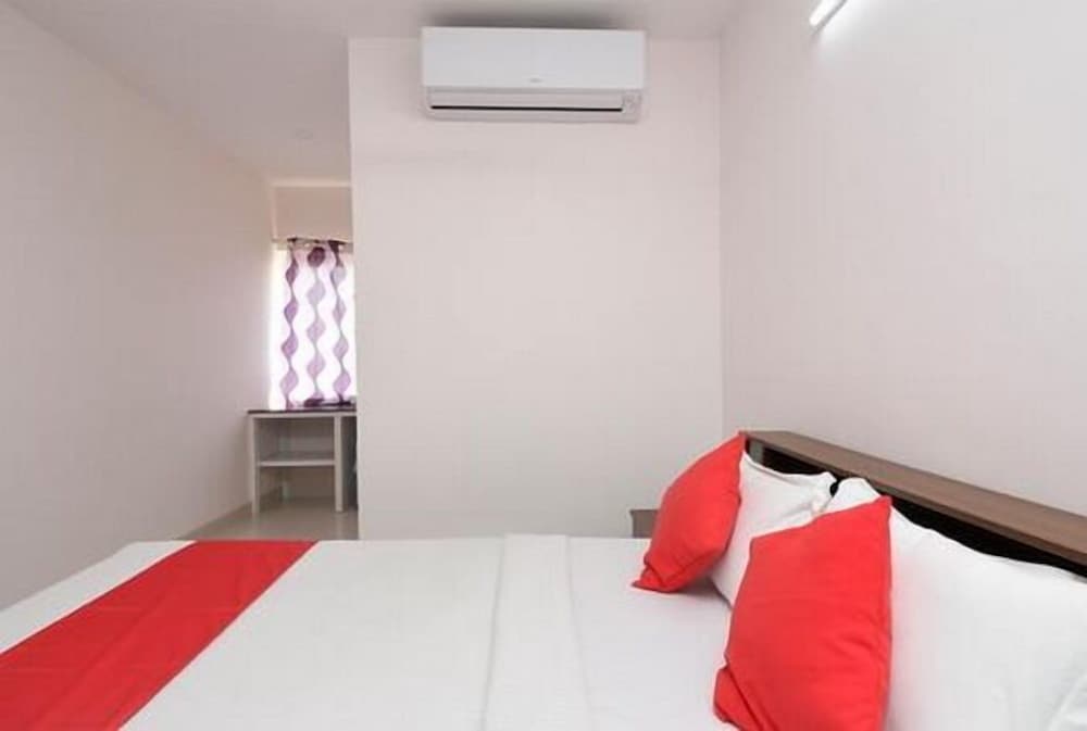 Standard Double Room, 1 Queen Bed, Smoking, City View photo 1