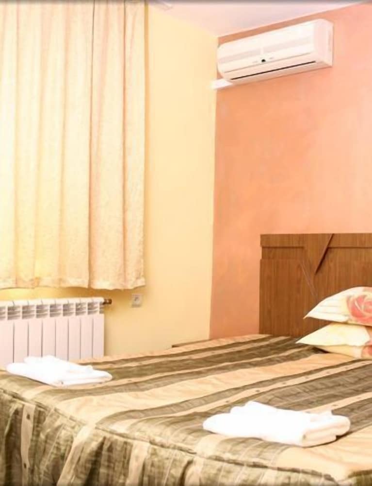 Standard Double or Twin Room photo 1