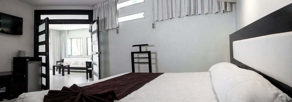 Deluxe Studio Suite