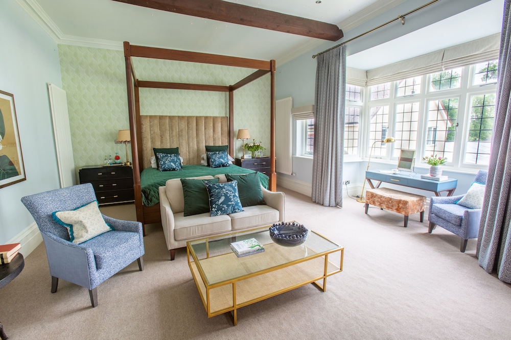Luxury Suite (Four Poster Bed) - Photo 2