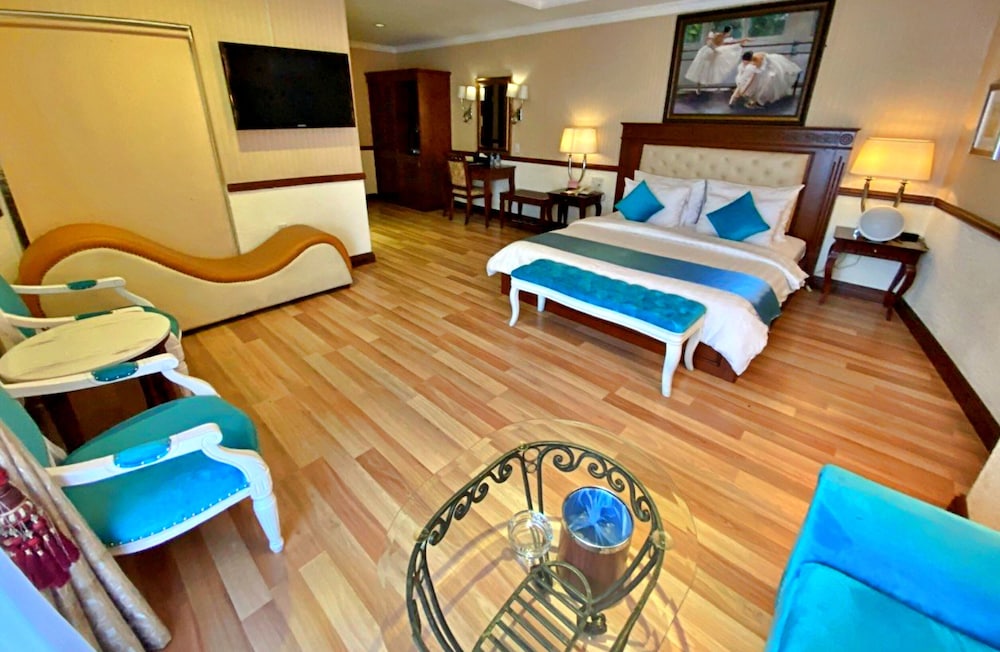 Executive Double Room, 1 Queen Bed, City View photo 3