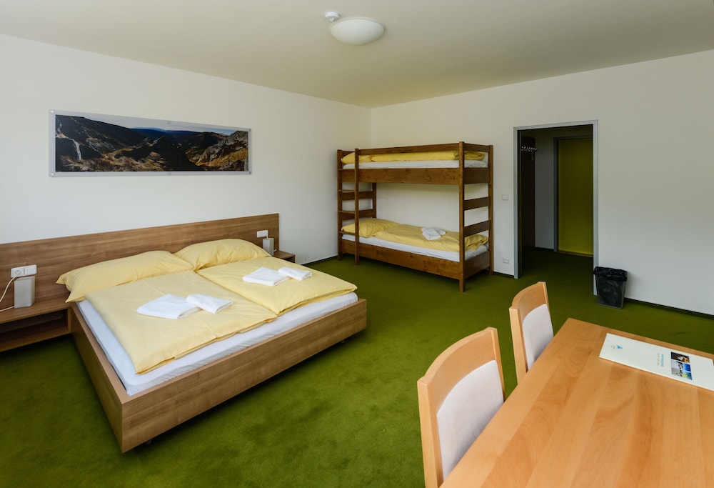 Suite (9 Adults) photo 1