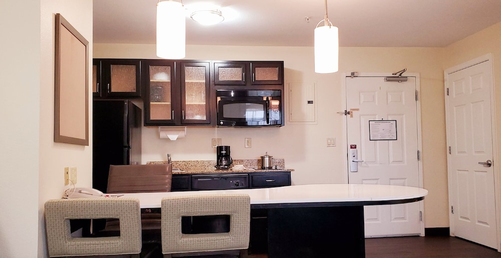 Suite, 1 Queen Bed, Accessible (Communications Accessible) - Photo 9