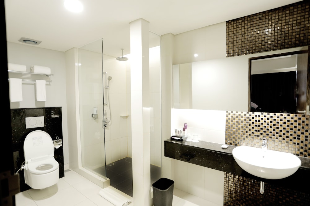 Junior Suite, 1 King Bed - Photo 4