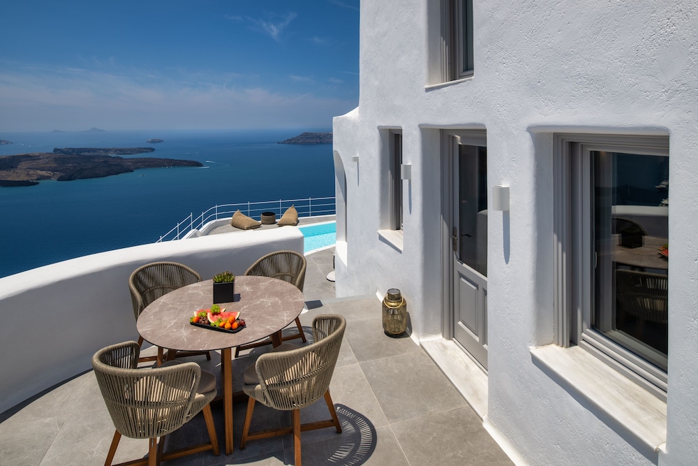 Grand Suite with private pool - Photo 6