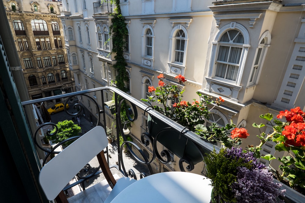 Deluxe Room, Balcony photo 1