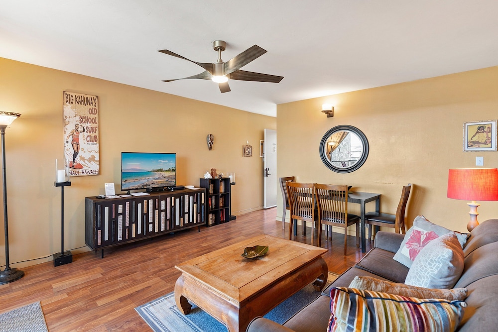 Condo, 1 King Bed with Sofa bed, Lanai, Pool View (Kalama Terrace P-307)