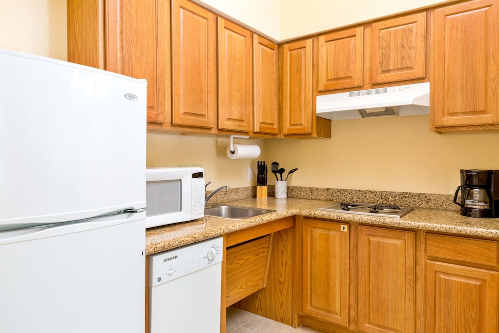 Studio Suite, 1 Double Bed, Accessible, Kitchen (Communications) - Photo 5