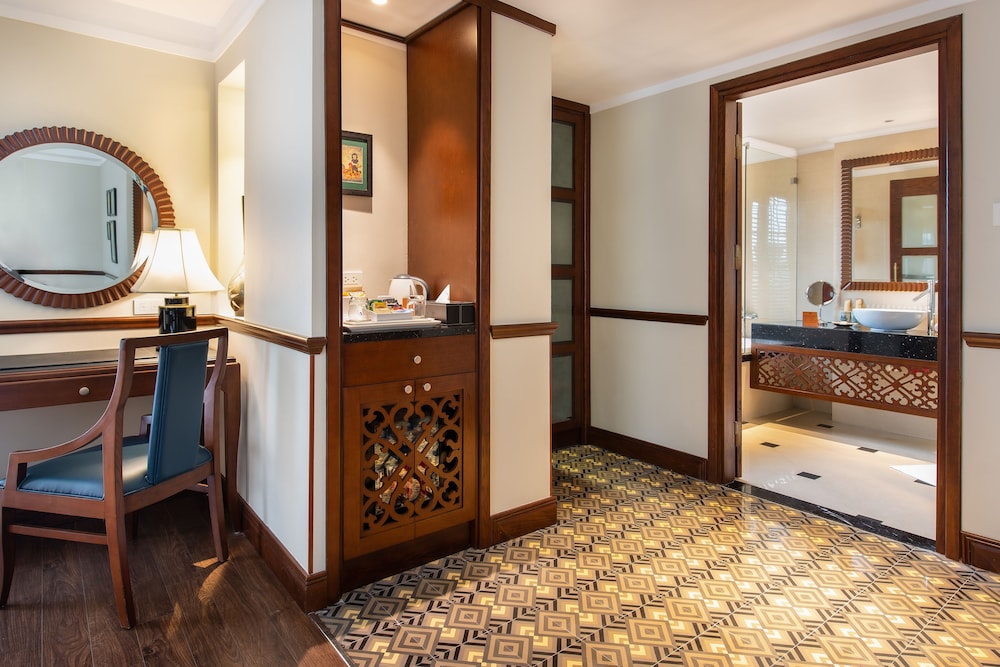 Signature Suite