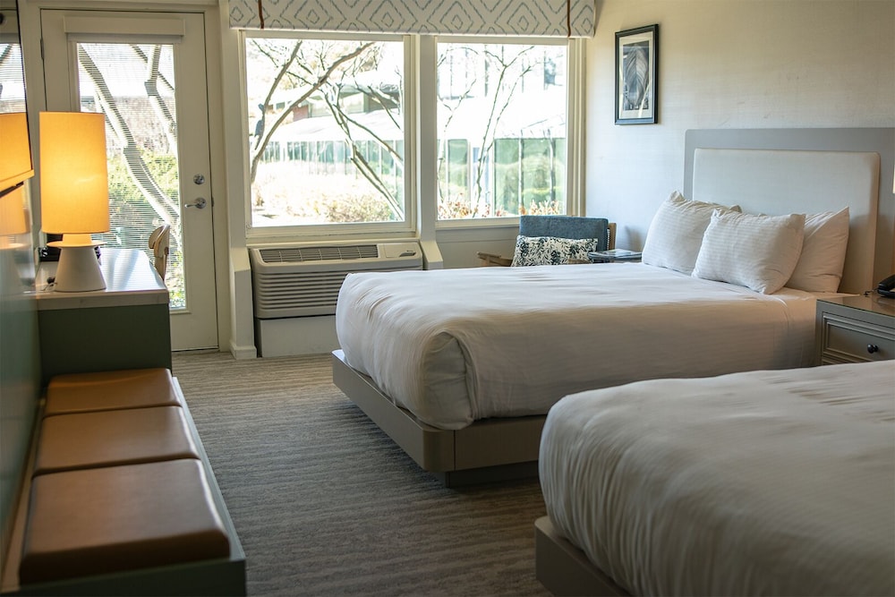 Room, 2 Queen Beds, Accessible, Resort View photo 2