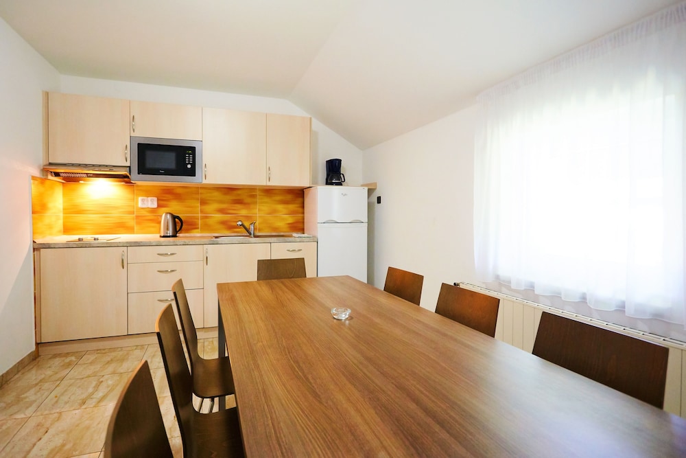 Apartment, 3 Bedrooms, Kitchen, Mountainside photo 2
