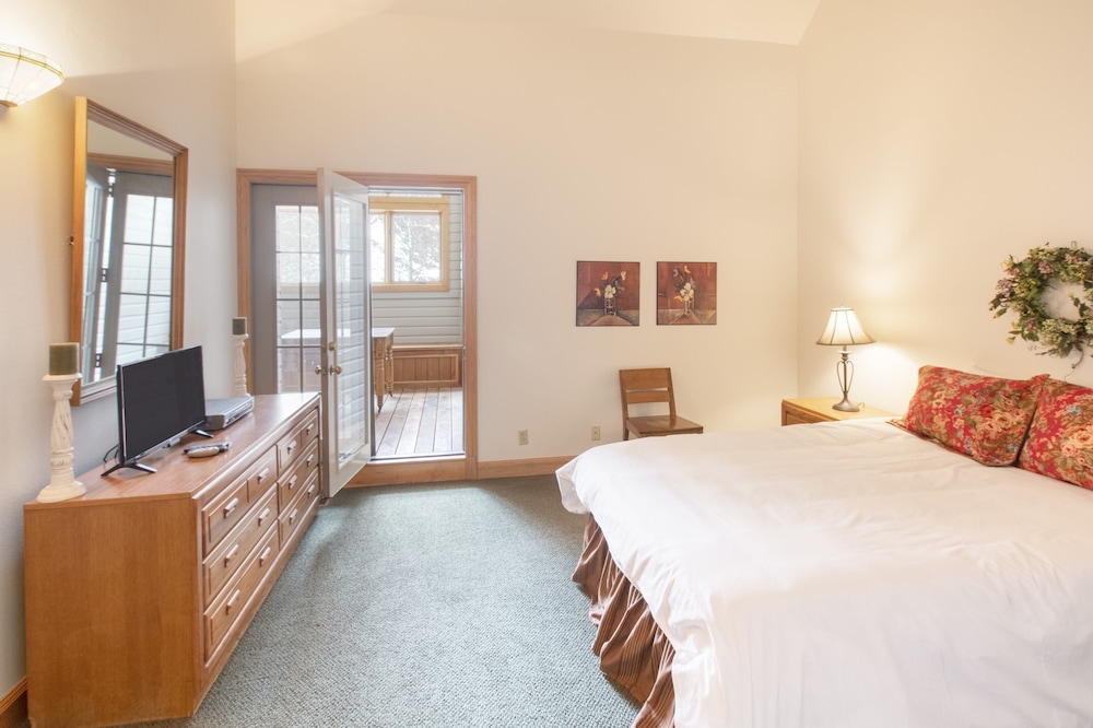 Apartment (2 Bedrooms)