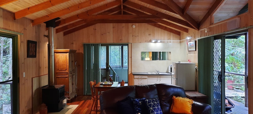 Running Water: Rainforest Treehouse photo 3