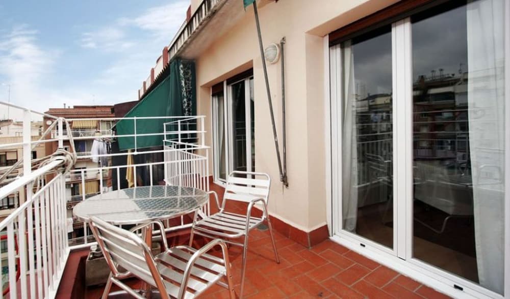 Apartment, 2 Bedrooms, Terrace photo 2