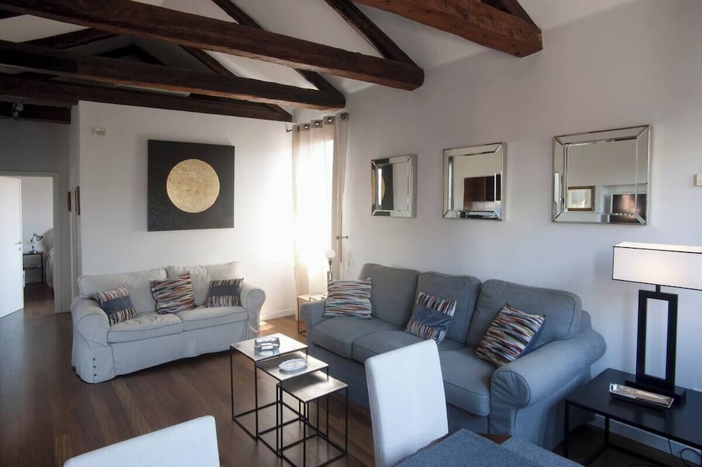 Apartment, 2 Bedrooms, Terrace photo 1