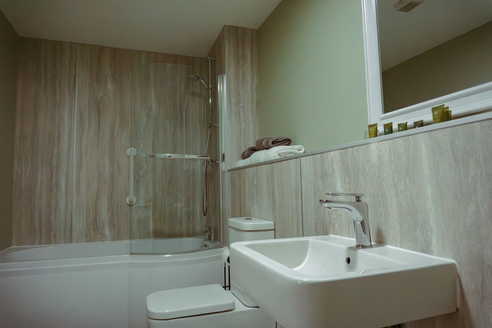 Classic Double or Twin Room, Accessible, Ensuite photo 3