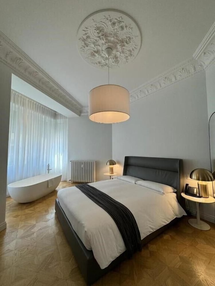 Premium Double Room, Annex Building (King, No Pets- Adults Only)