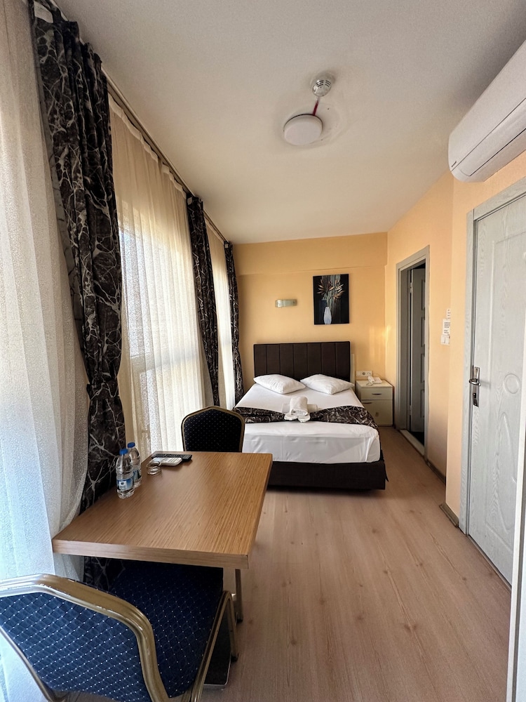 Economy Double Room photo 1
