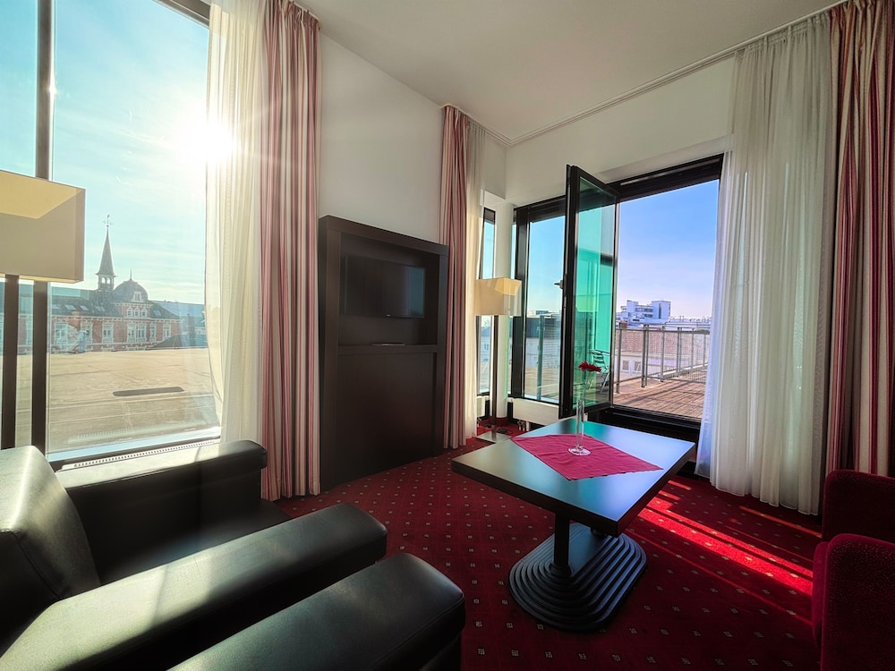 Suite, 1 King Bed
