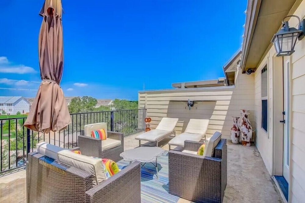 House, Multiple Beds, Balcony, River View photo 3