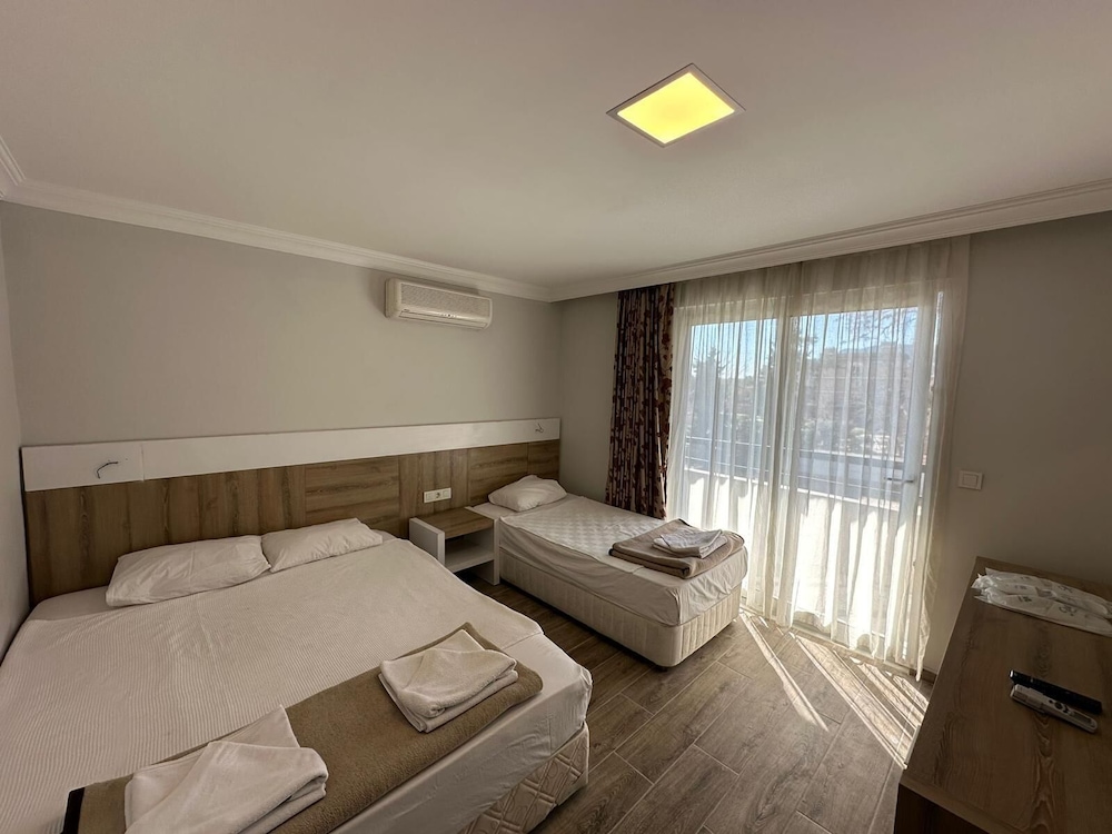 Standard Triple Room - Photo 1