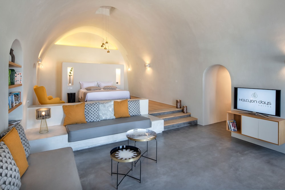 Myth Cave Suite, with Private Pool