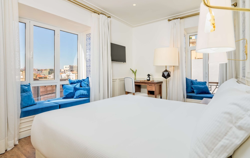 Double Room, City View