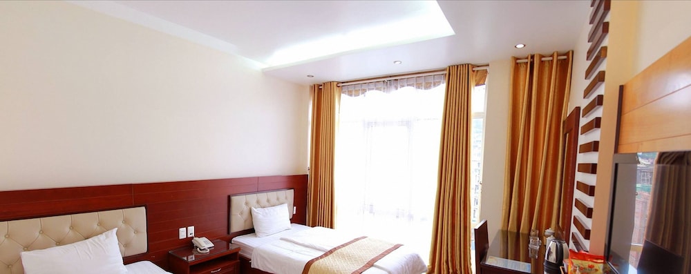 Family Room, Bathtub