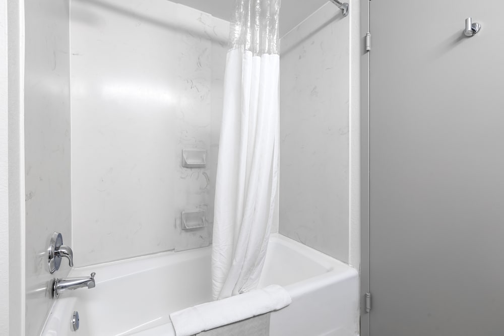 Suite, Multiple Beds, Non Smoking - Photo 11