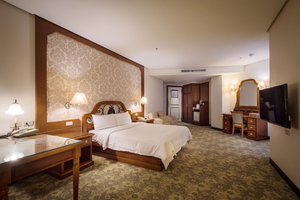 Deluxe Double Room, Bathtub photo 2
