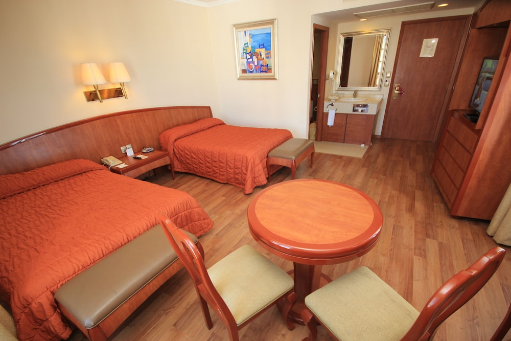 Standard Double Room - Photo 13
