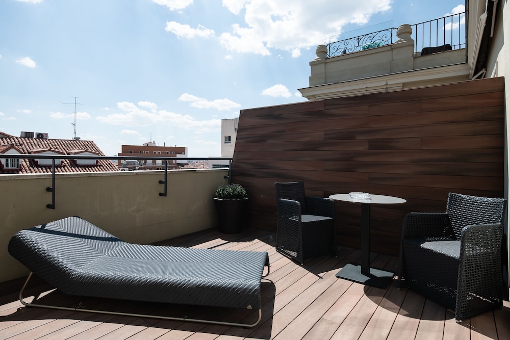 Superior Double or Twin Room, Terrace (Single Use)