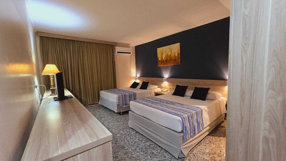 Executive Double Room, 2 Double Beds - Photo 4