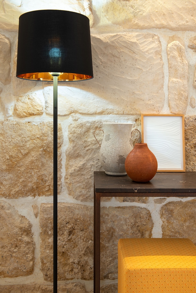 Suite - Photo 3