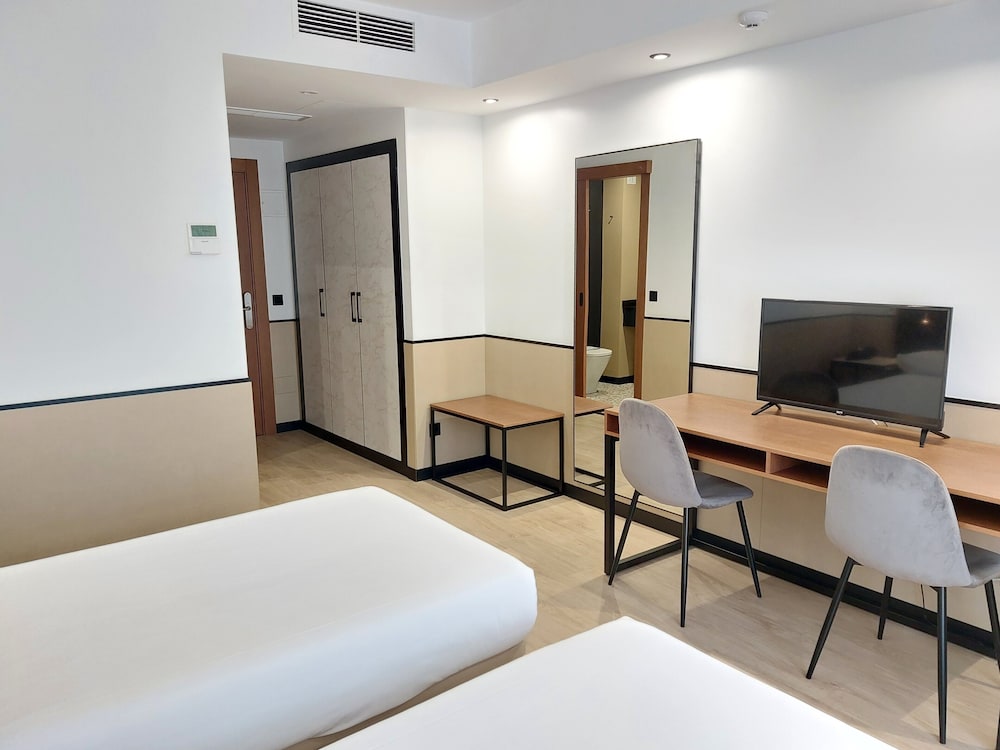 Superior Twin Room - Photo 10