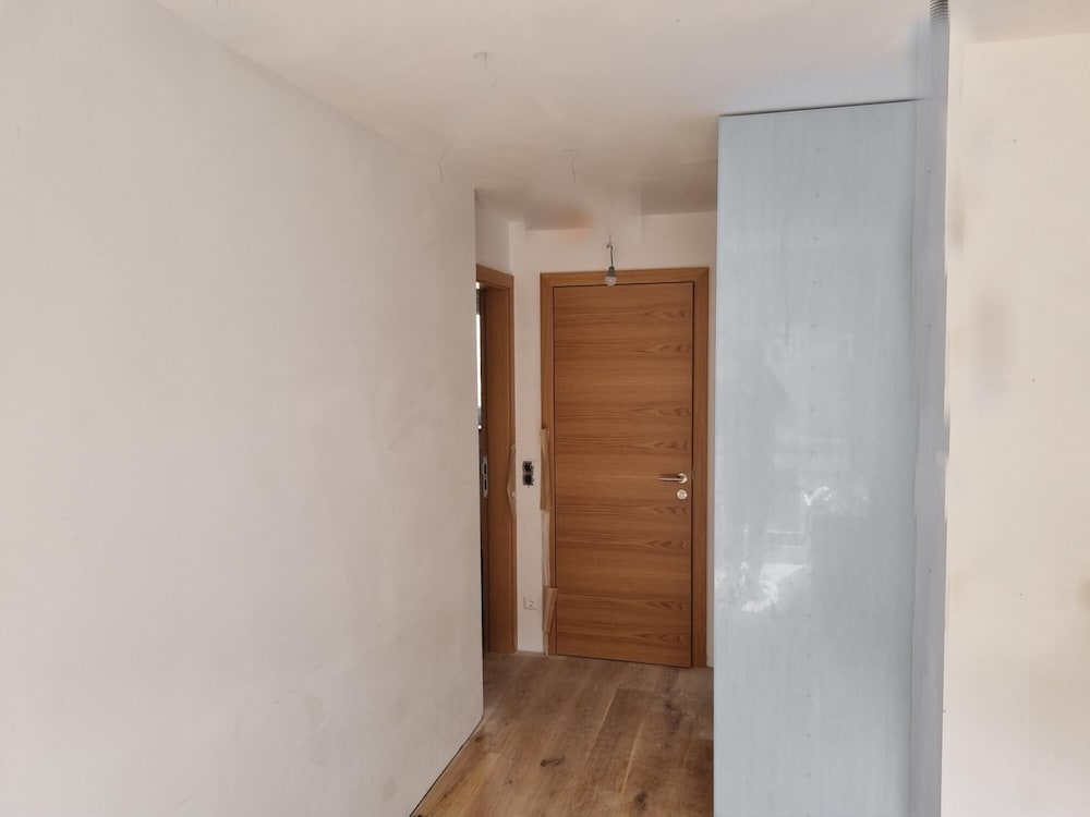 Apartment, Smoking