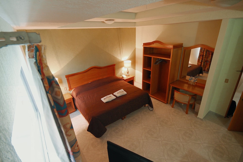 Junior Room, 1 King Bed with Sofa bed photo 2