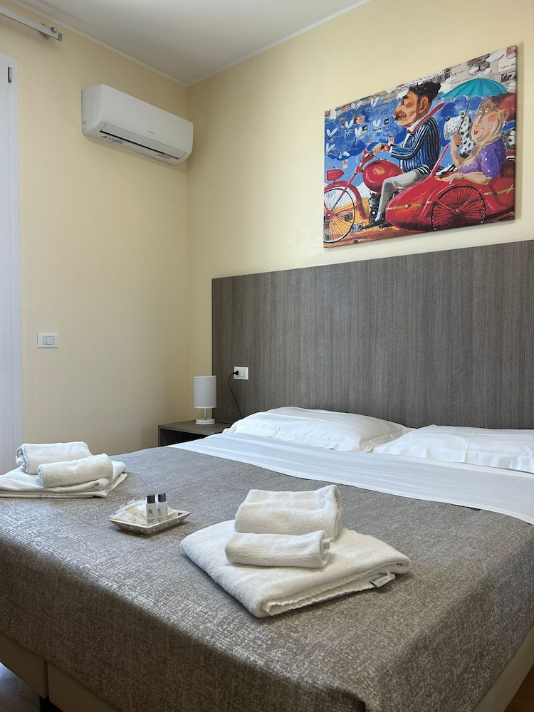 Double or Twin Room - Photo 1