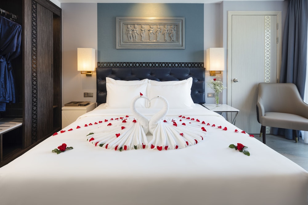 Junior Double or Twin Room, Balcony, City View - Photo 1