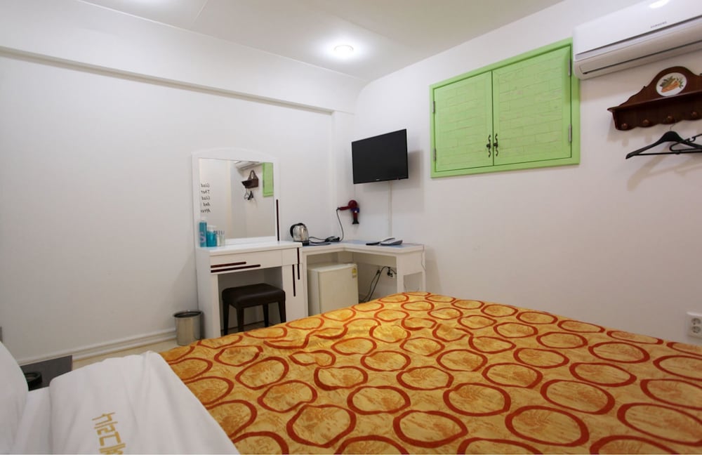 Standard Room - Photo 7