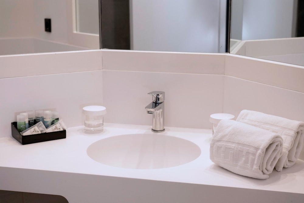 Suite, Sea View - Photo 11