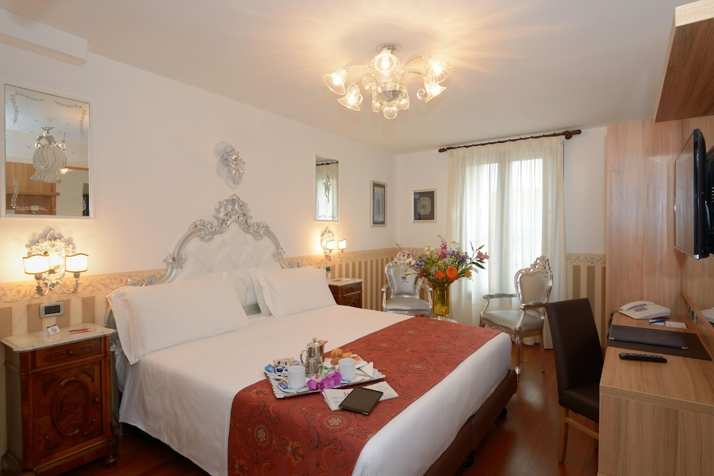 Deluxe Room View, with double bed or 2 single beds photo 1